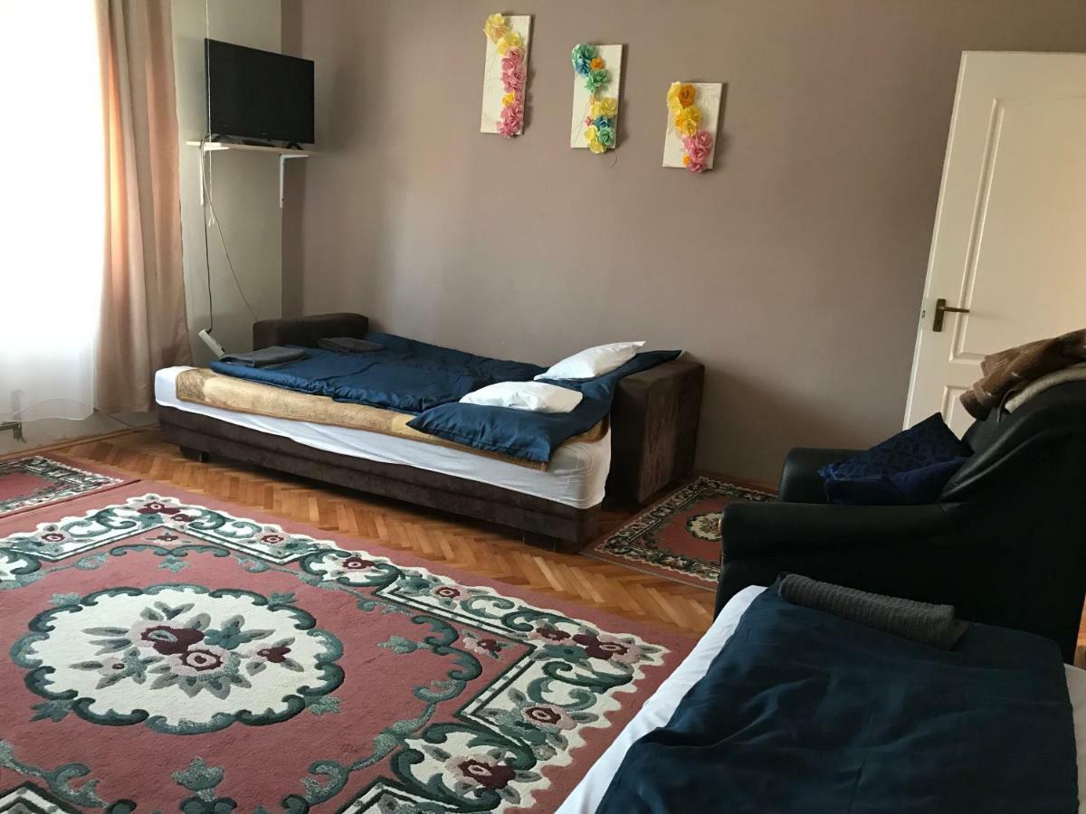 Apartment Bandi Vendeghaz *
